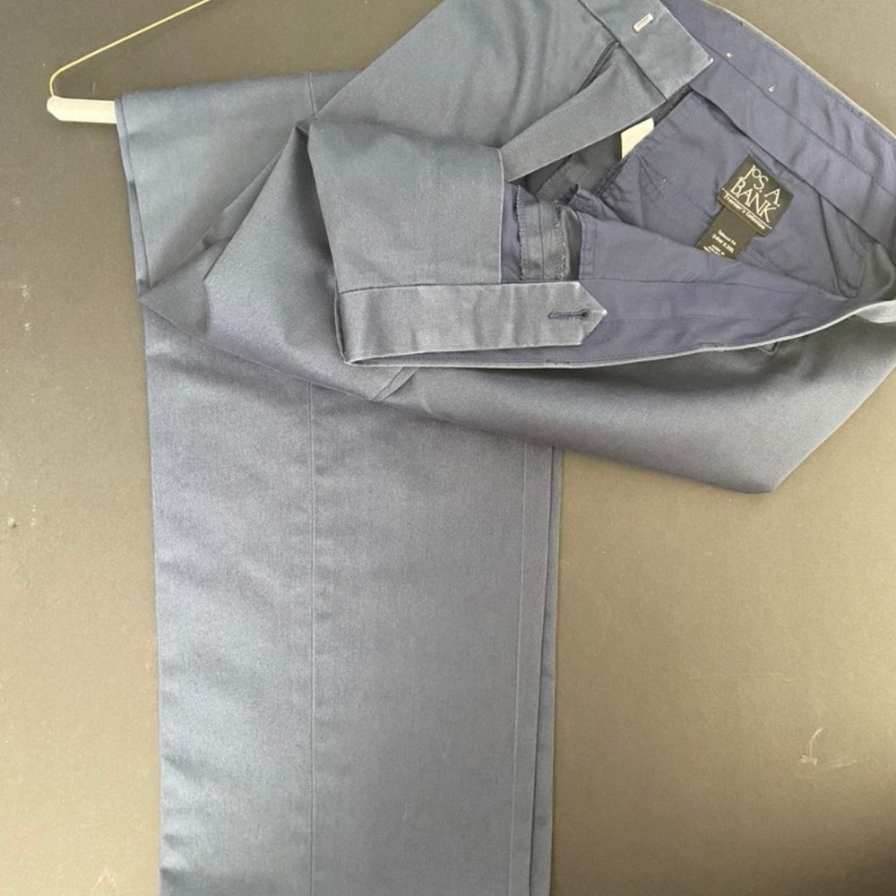 Jos A Bank Traveler's Collection Tailored Fit 34Wx30L